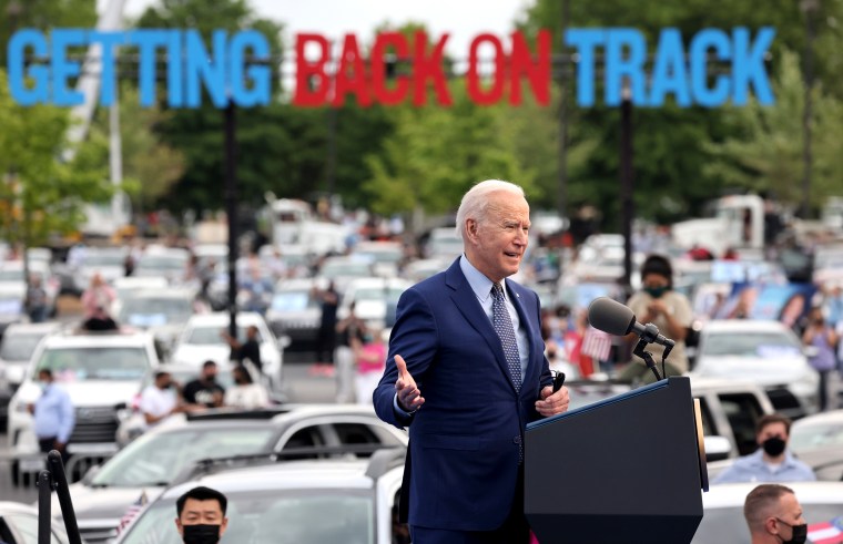 Image: U.S. President Biden attends drive-in car rally in Duluth, Georgia