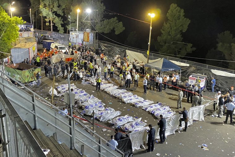 Image: Bodies of victims