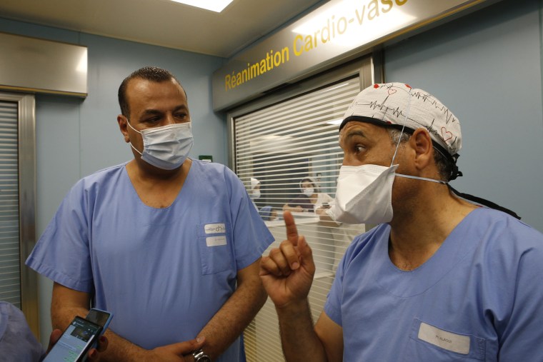 Surgeons Doctor Yazid, Professor Alaoui Youssef