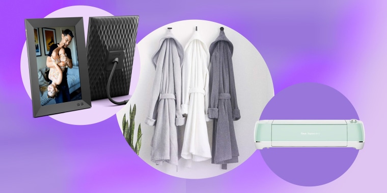 Shop the best deals today on the Nixplay Smart Frame, Brooklinen robe, Cricut Explore Air 2 and more. See the best sales from Amazon, Walmart and more.