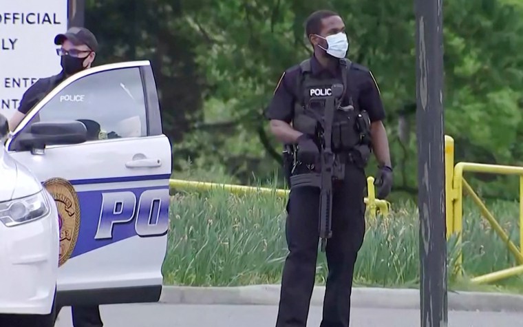 Image: Police secure CIA headquarters entrance after report of suspicious vehicle