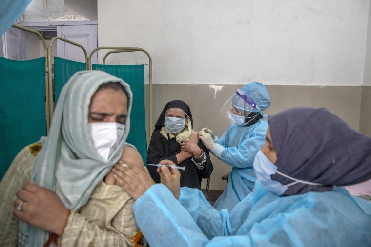 Image: A primary health center in Srinagar in Indian-controlled Kashmir