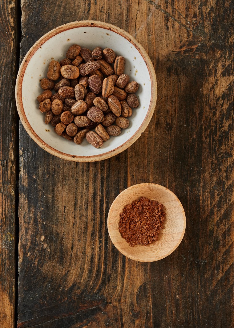 The tree’s fruits become woody and bear hundreds of seeds, which can be removed, dried and sold either ground, grated or whole.