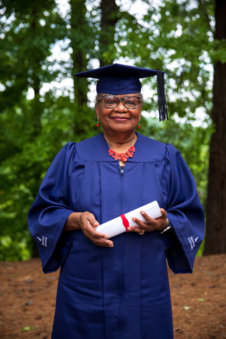 78-year-old great-grandmother receives degree