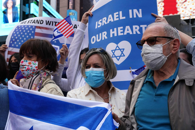 Image: A pro-Israel gathering in Times Square in New York