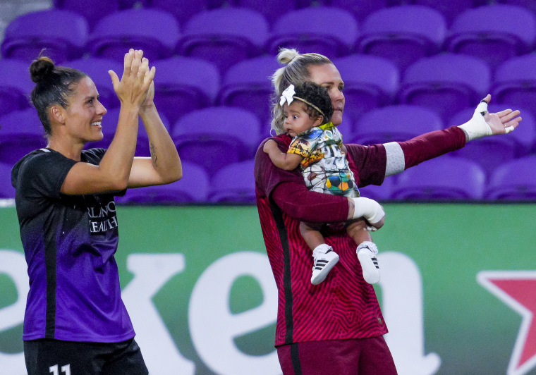 Ashlyn Harris and Ali Krieger