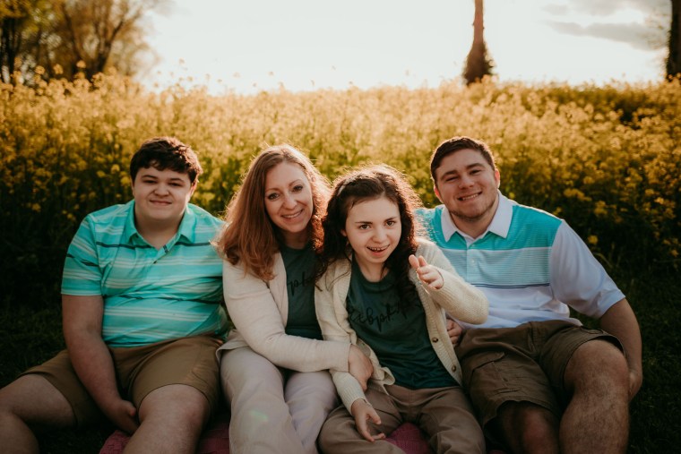 IMAGE: Jennifer Clatterbuck with her three children