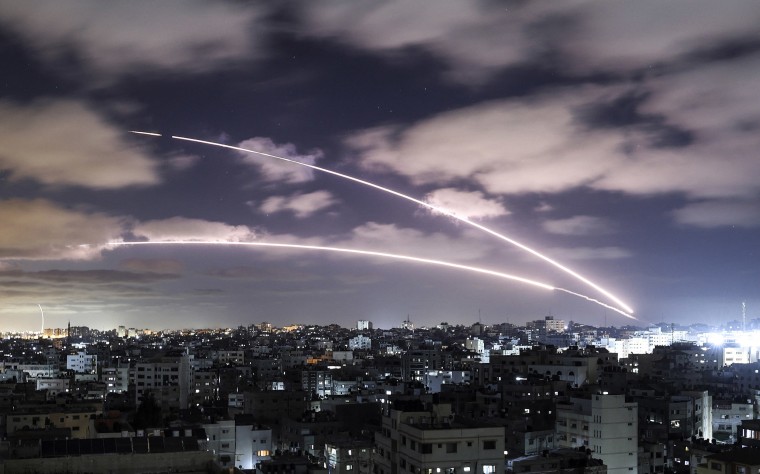 Image: Rockets are launched towards Israel from Gaza City