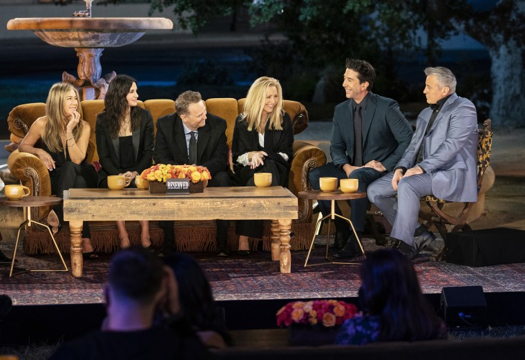 The cast of "Friends" took a trip down memory lane, much to the delight of the show's fans.