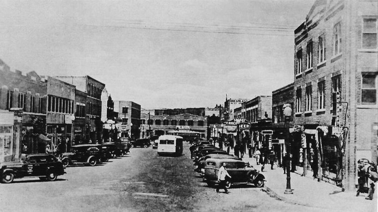 IMAGE: The intersection of East Archer Street and North Greenwood Avenue in 1938