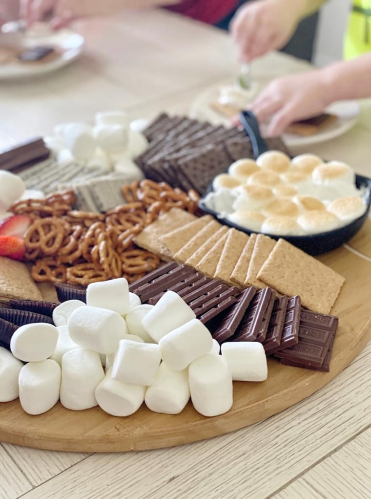 Aubrey Swan made an elaborate s'mores board with her kids.