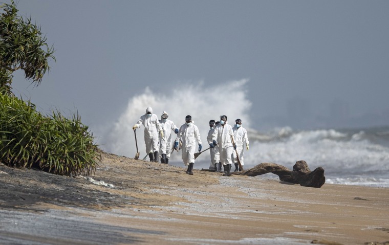 Image: Sri Lankan navy collects debris from MV X-Press Pearl