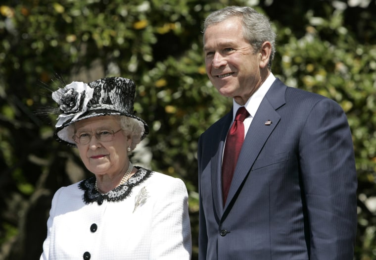 Queen Elizabeth II and President George Bush deliver speeches at the White House, on May 7, 2007.