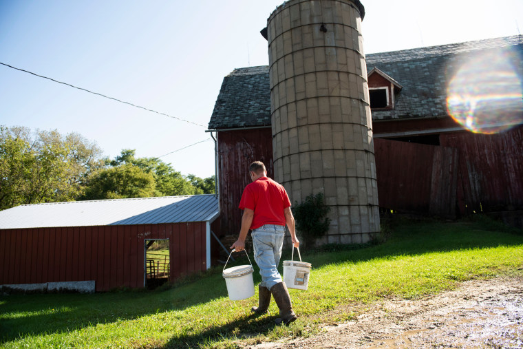 Imahe: Wisconsin farmer