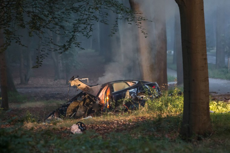 Tesla S Car Crash in The Netherlands