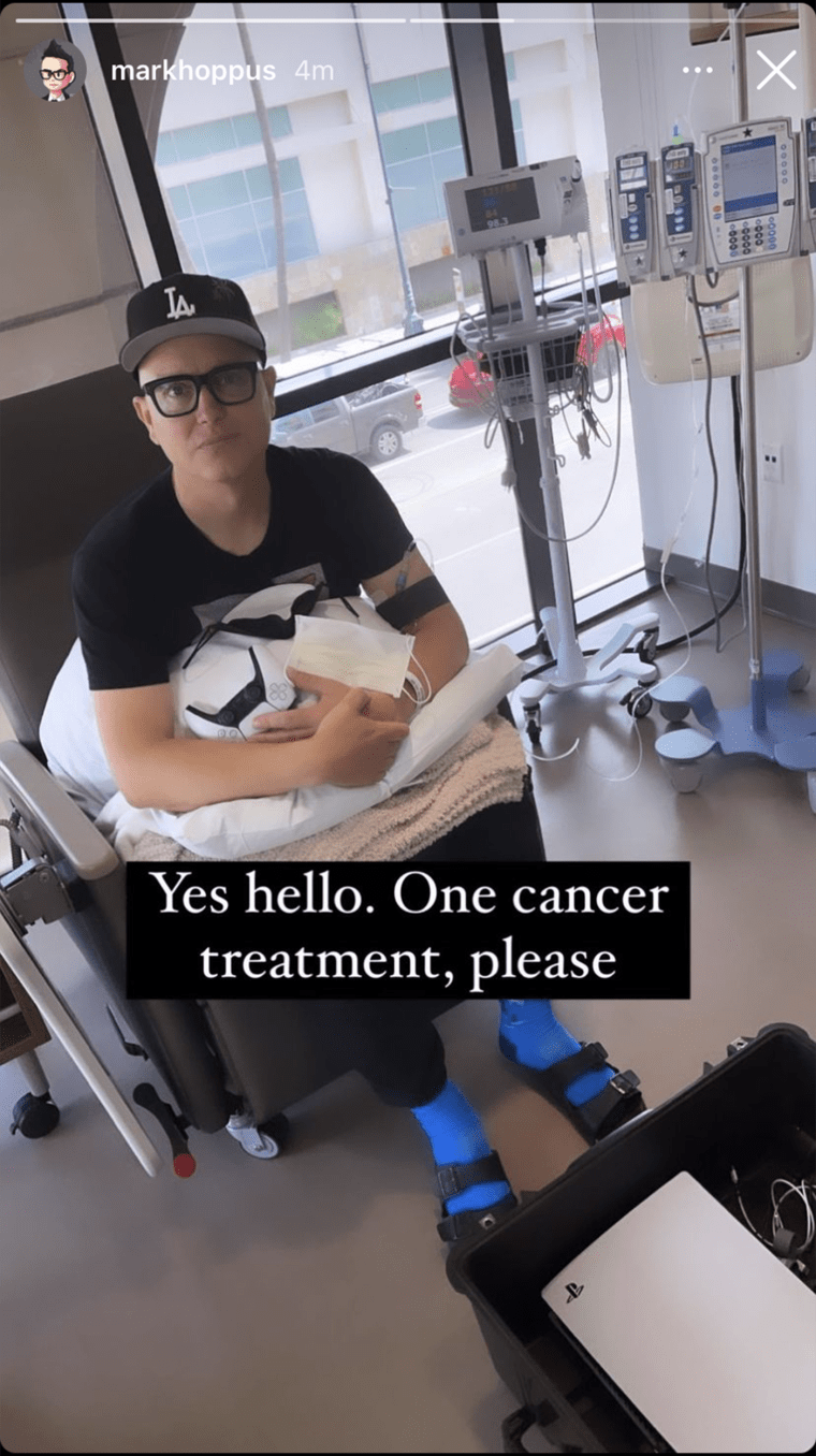 Hoppus shared a photo of himself at chemotherapy.
