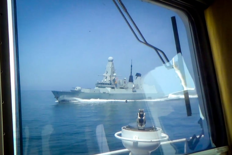 Royal Navy's HMS Defender destroyer violates Russian border
