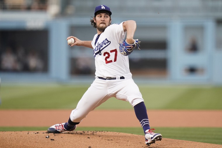 Image: Los Angeles Dodgers starting pitcher Trevor Bauer throws against the San Francisco Giants during the first innings