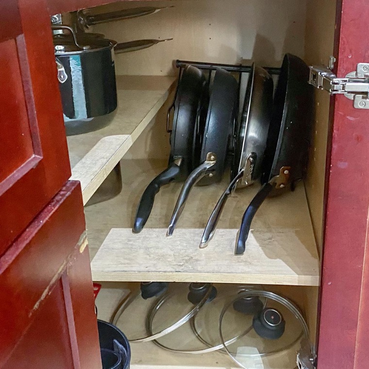 Image of the pan organizer rack with pans