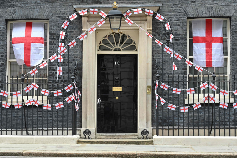 Image: English flags at No. 10 Downing St.