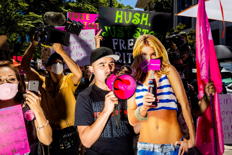Image: #FreeBritney Supporters Rally in Los Angeles