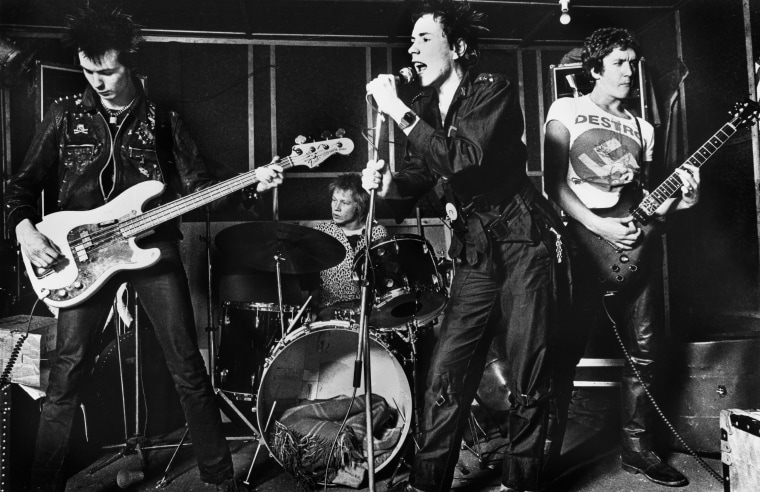 Image: Photo of Paul COOK and Steve JONES and Sid VICIOUS and SEX PISTOLS and Johnny ROTTEN
