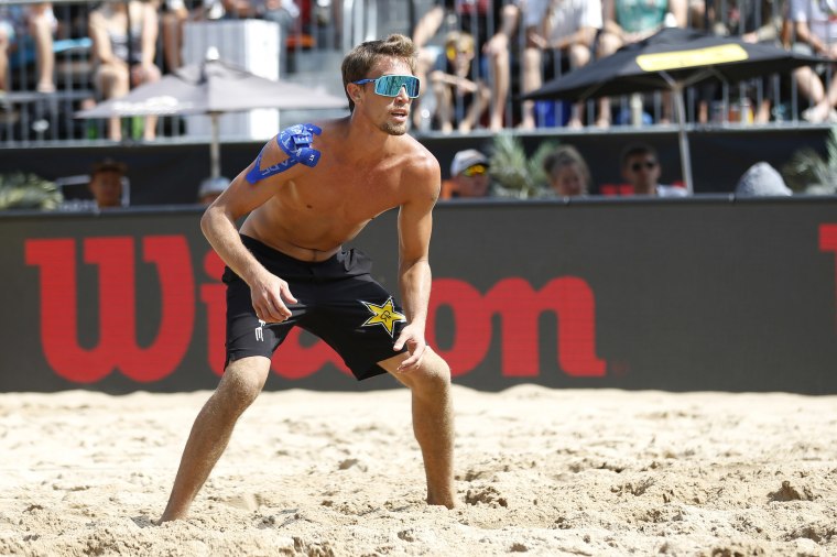 Image: Taylor Crabb on the court during the finals at AVP Gold Series Championships in Chicago.
