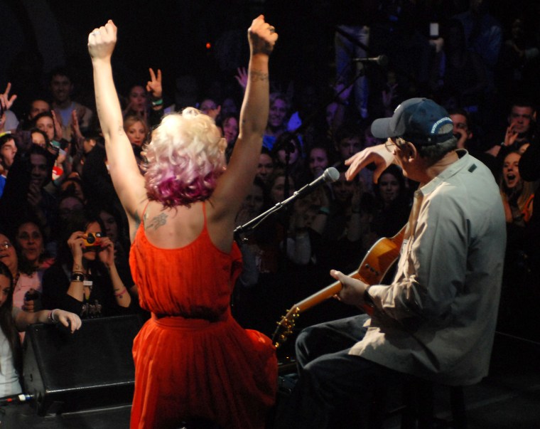 Flash MOB: Pink in New York City - Performance