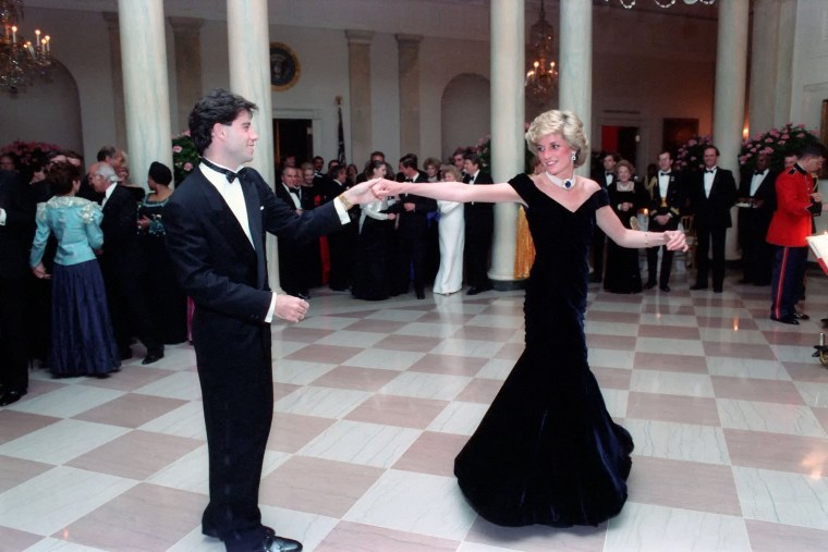 Diana, Princess of Wales dances with actor John Travolta during a White House Gala Dinner November 9, 1985 in Washington, DC.