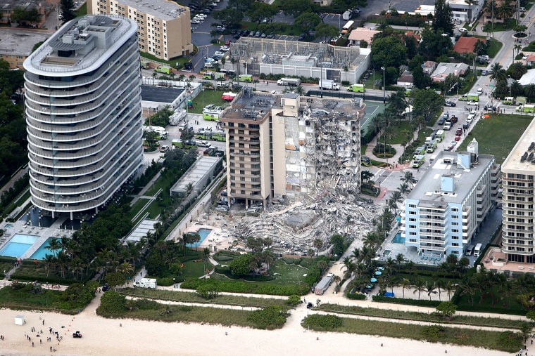 Image: Residential Building In Miami Partially Collapsed