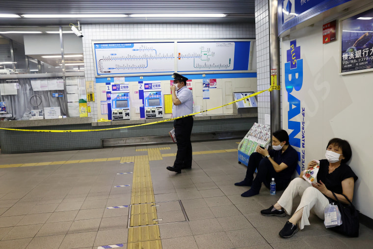 Image: Stabbing attack at Soshigaya-Okura train station in Tokyo