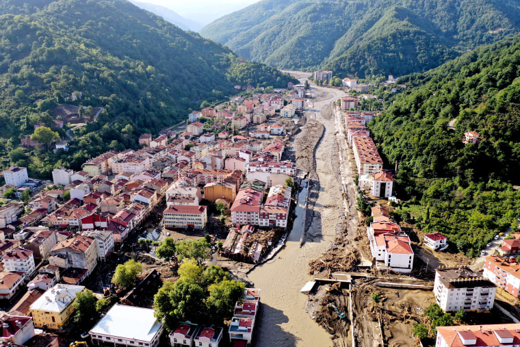 Image: Heavy floods hit Turkey's Black Sea region