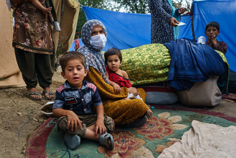 AFGHANS FLEEING FIGHTING OUTSIDE KABUL