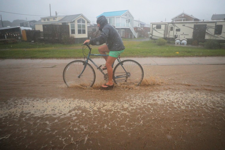 Image: Tropical Storm Henri hits Rhode Island