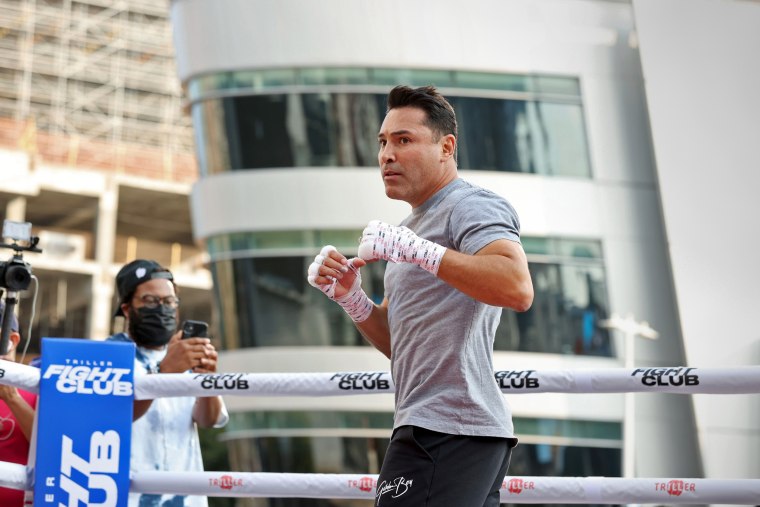 Boxing Legend \"The Golden Boy\" Oscar De La Hoya, Hosts Open To The Public Media Workout