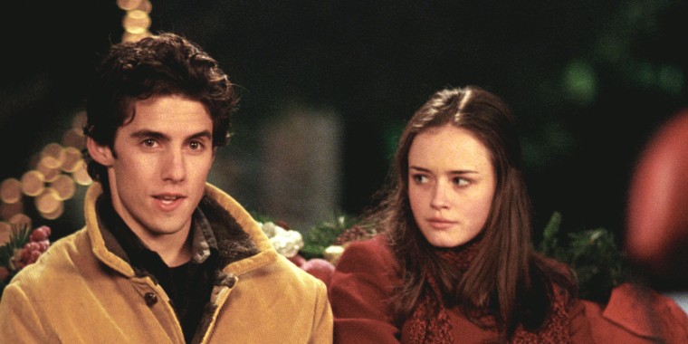 Film Still / Publicity Still from Gilmore Girls (Episode: The Bracebridge Dinner) Milo Ventimiglia, Alexis Bledel 2001 Photo credit: Ron Batzdorff    File Reference # 30847962THA  For Editorial Use Only -  All Rights Reserved