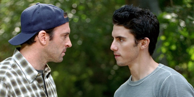 Film Still / Publicity Still from Gilmore Girls (Episode: Nick & Nora / Sid & Nancy) Scott Patterson, Milo Ventimiglia 2001 Photo credit: Ron Batzdorff   File Reference # 30847994THA  For Editorial Use Only -  All Rights Reserved