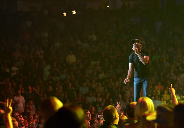 Hootie &amp; the Blowfish With Barenaked Ladies In Concert - Nashville, TN