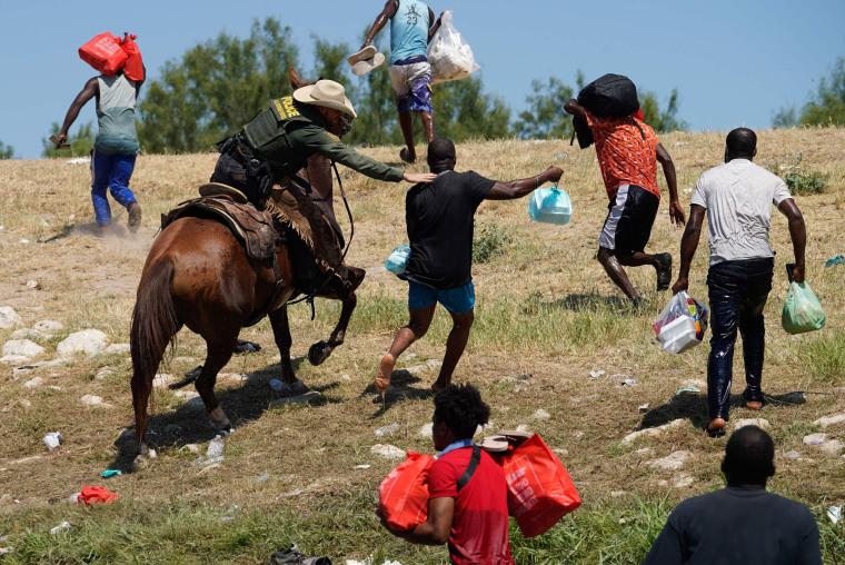 Image: TOPSHOT-US-POLITICS-IMMIGRATION-TEXAS