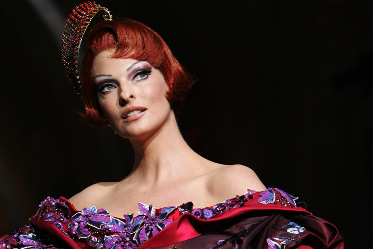 Linda Evangelista walks down the catwalk in Versaille, France, on July 2, 2007.