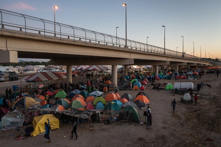 Image: Migrant camp in Del Rio, Texas