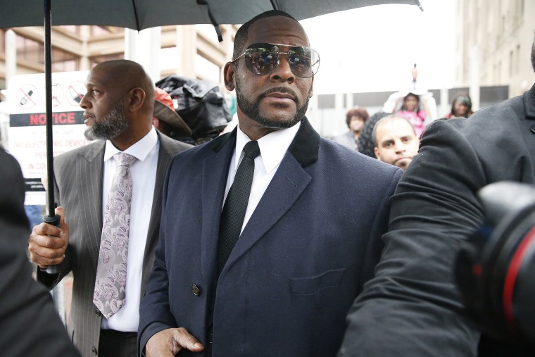 Image: R. Kelly Returns To Court For Hearing On Sex Abuse Allegations
