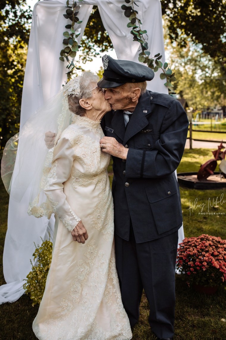 Frankie King, 97, and her husband, Royce, 98, celebrated their 77th anniversary with an impromptu wedding photo shoot in September.