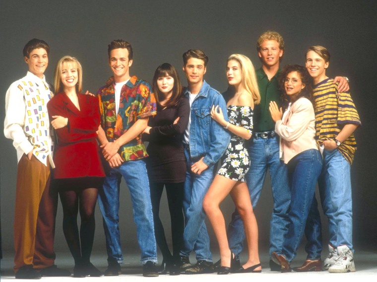 Shannen Doherty and "Beverly Hills, 90210" cast