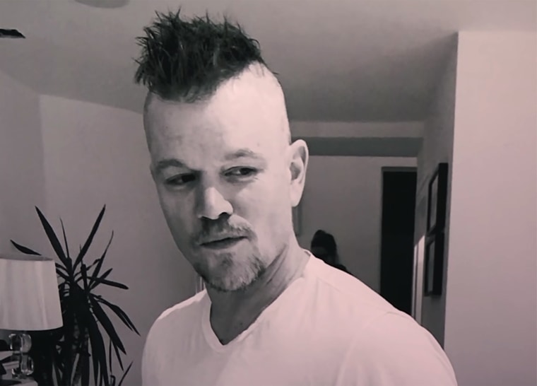 Matt Damon shared a photo of the new punk look his daughters gave him during a visit to "The Tonight Show."