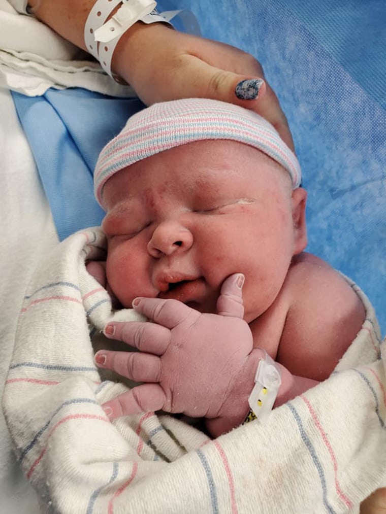 Arizona Woman Gives Birth To Baby Weighing Over 14 Pounds