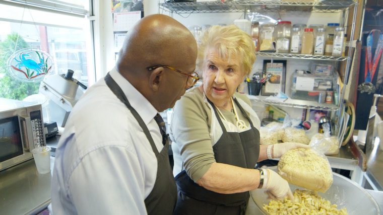 Al Roker learns how to make the famous "crabcake" at Faidley's Seafood (a family-owned business since 1886) in Baltimore, Maryland.