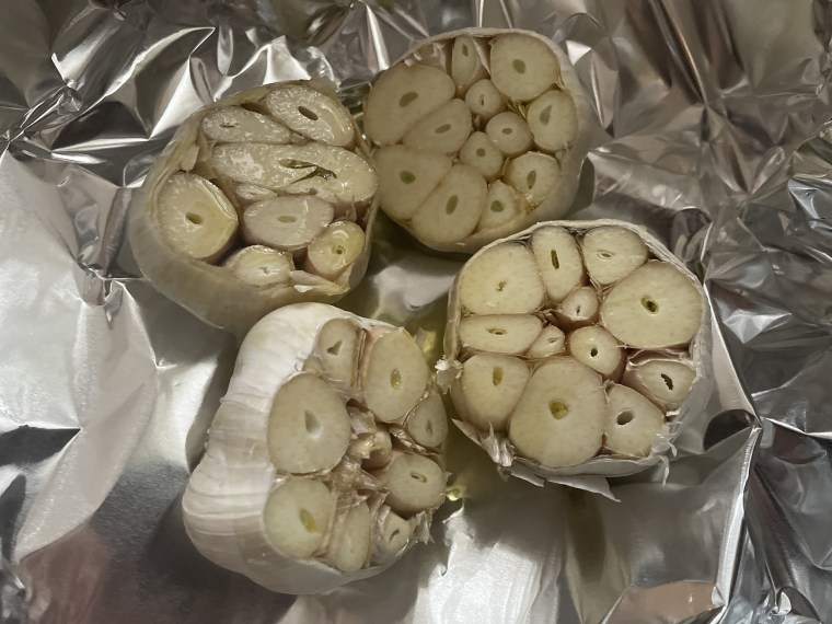 Each garlic bulb should look like this, so you can see the exposed cloves inside.