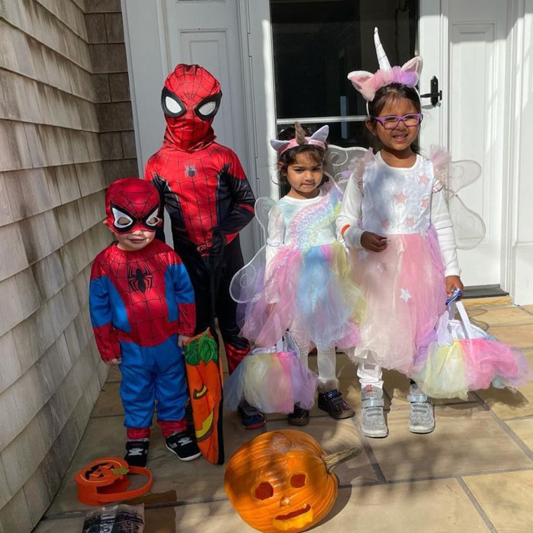 Hoda Kotb and Dylan Dreyer's families go trick-or-treating together