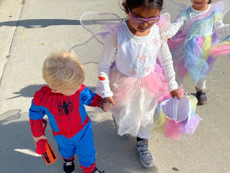 Hoda Kotb and Dylan Dreyer's families go trick-or-treating together